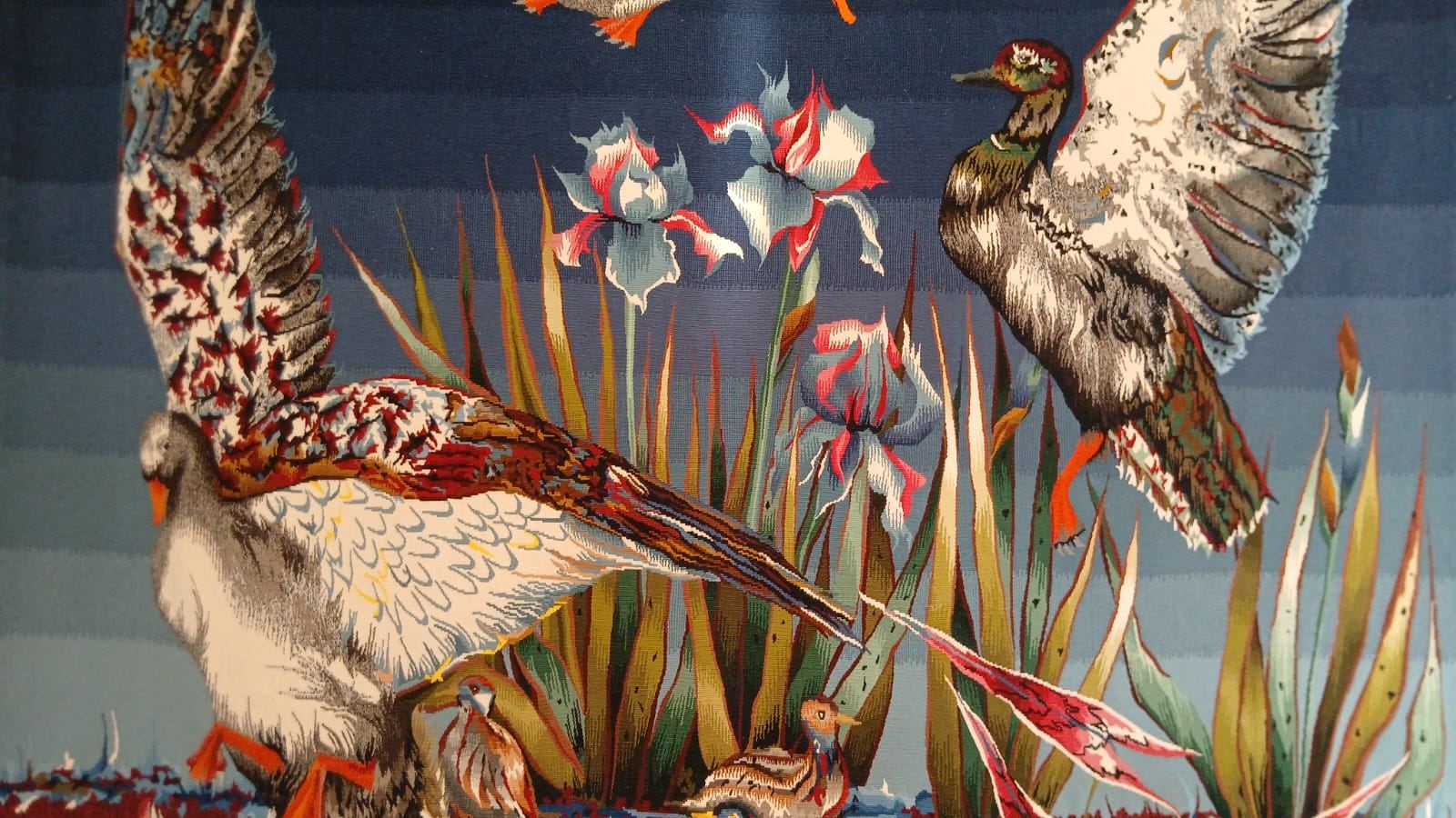 Tapisserie d’Aubusson aux canards et iris