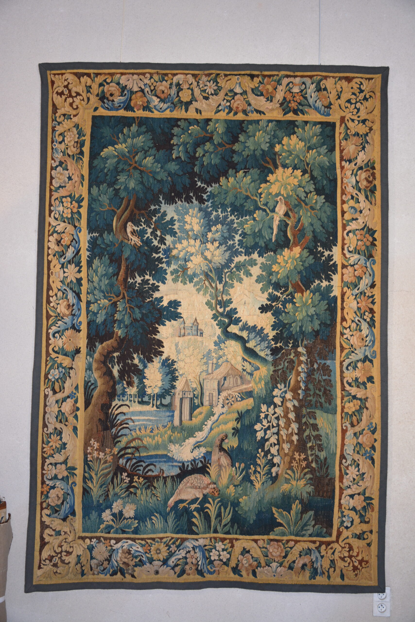 Tapisserie d'Aubusson 18ème siècle, Verdure au Moulin